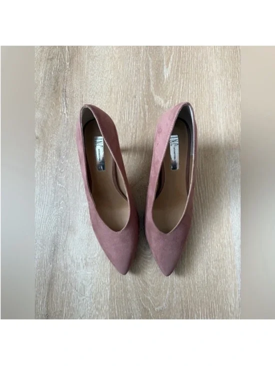 INC International Concepts Mauve Suede Pointed Toe Pumps - Picture 2 of 5